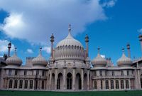 全球伊斯兰金融资产逾2万亿美元 多国拟发其债券